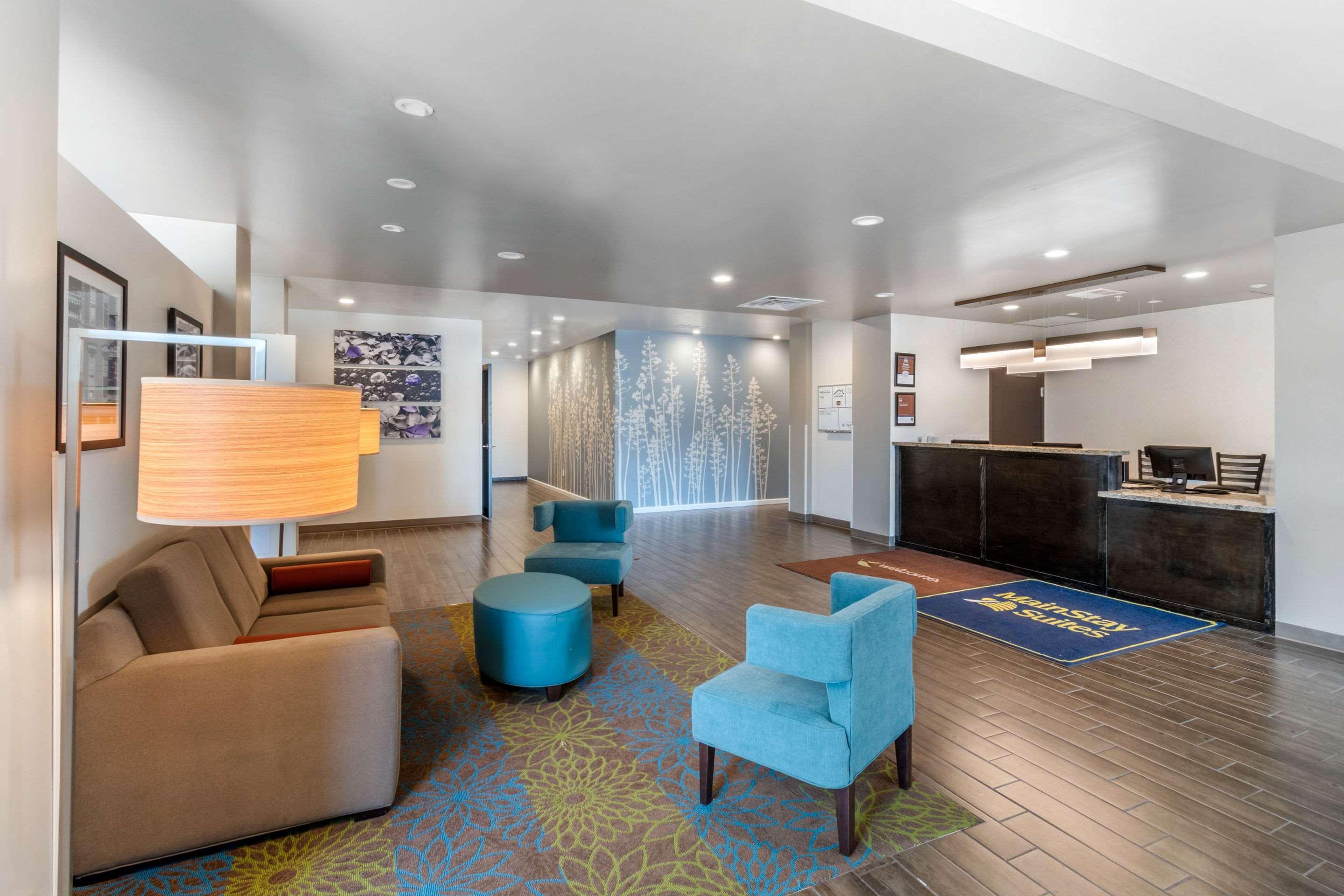 Hotel Sleep & International Airport