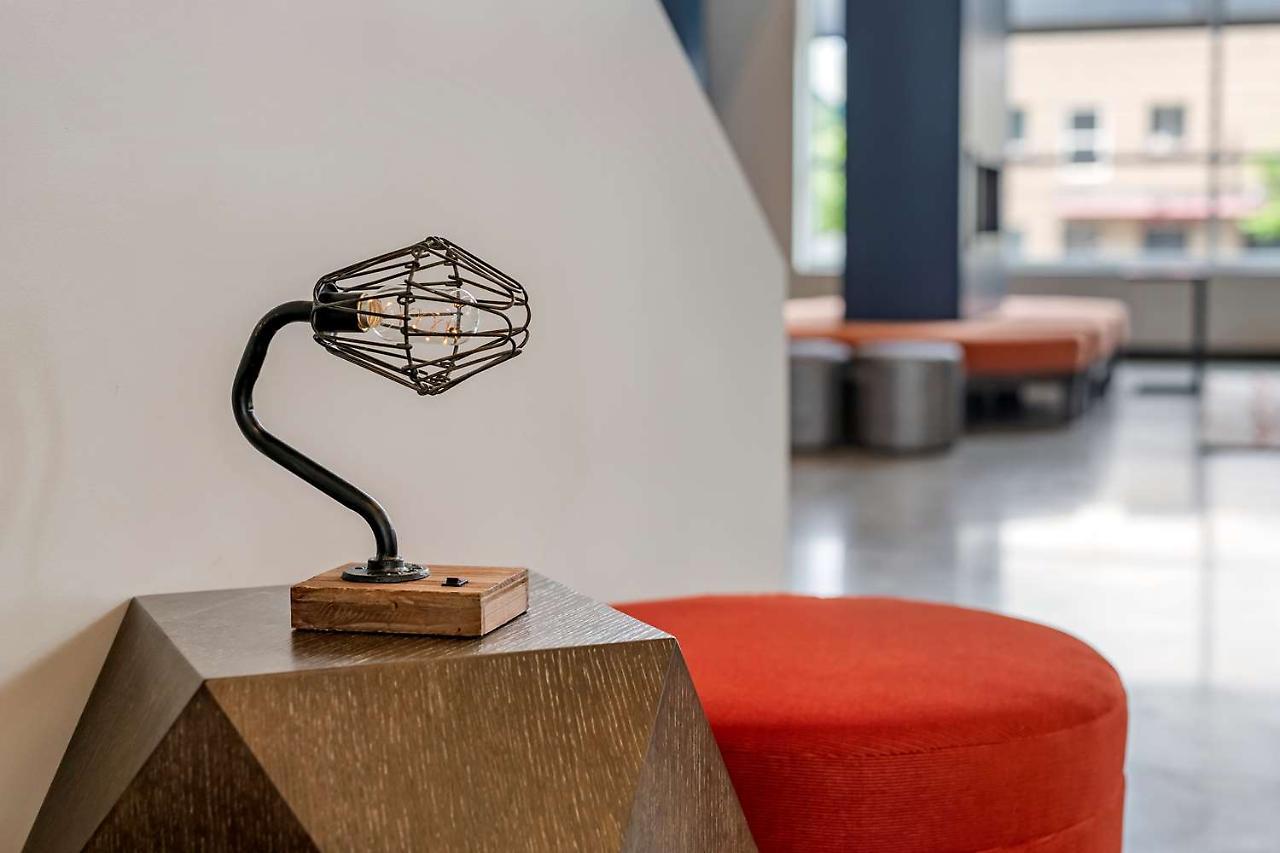 Vib By Western Rino Denver
