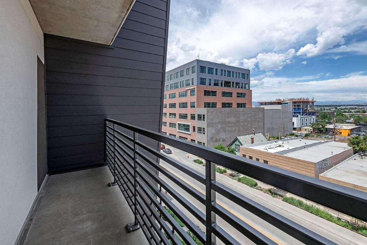 Vib By Western Rino