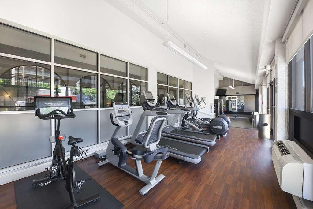 Hotel Embassy By Hilton Tech Center North 3*