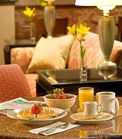 Hotel Courtyard By Marriott Central Park 3*