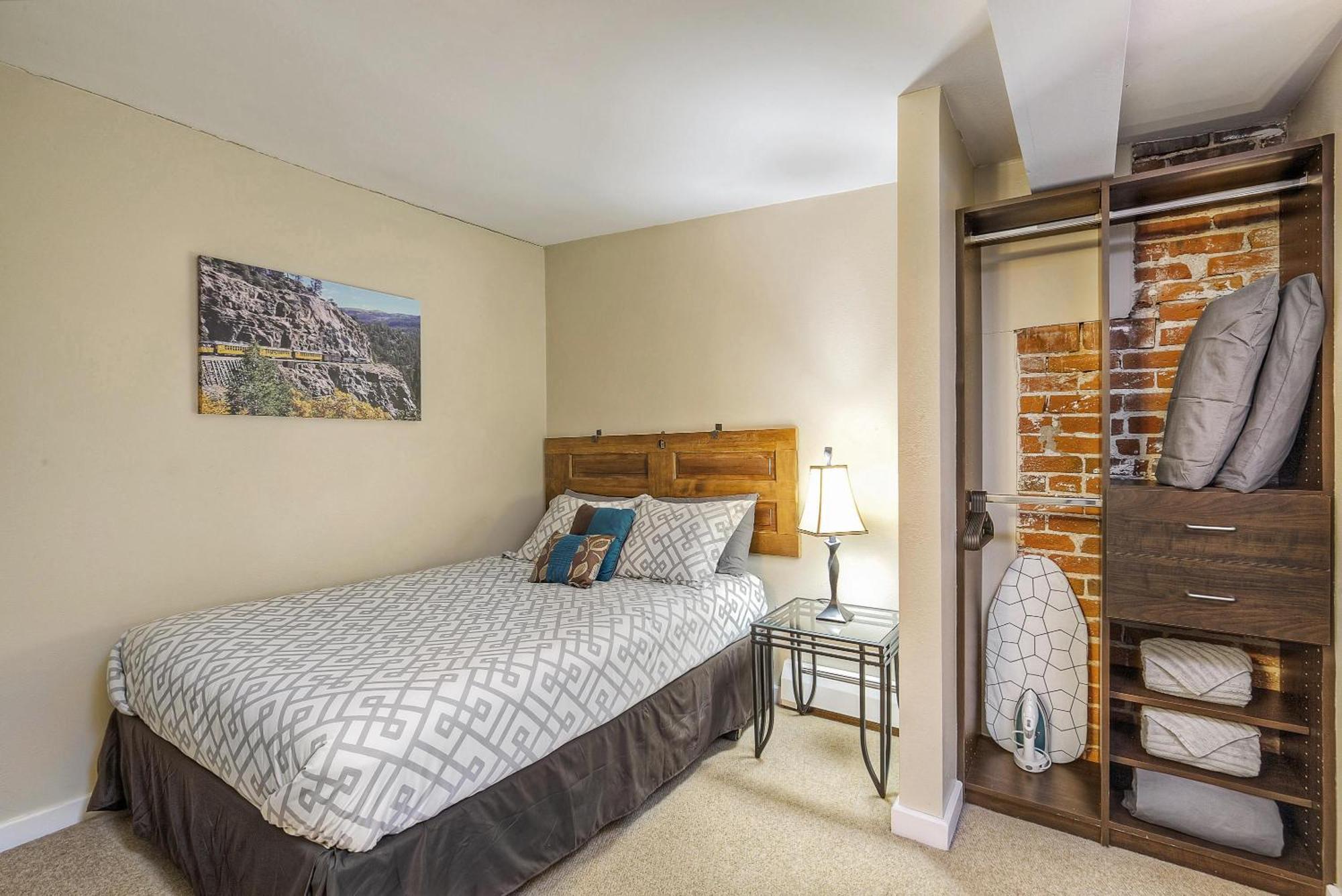 2193 Arapahoe St Unit 17 Denver