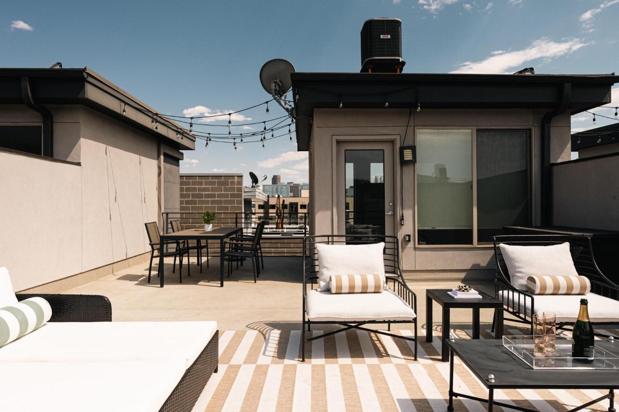 Holiday home Vogue Posh Pad - Center Of Lohi - Large Roof Deck