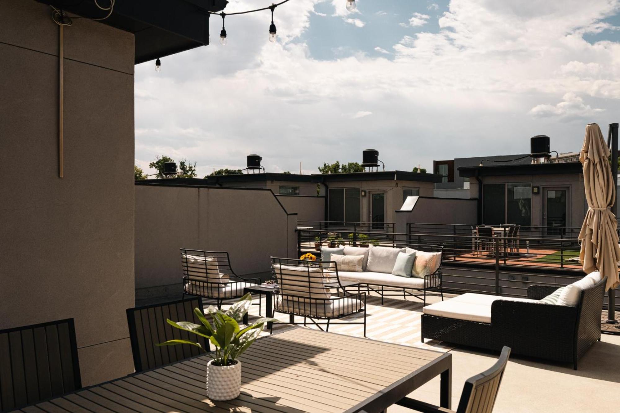 Holiday home Vogue Posh Pad - Center Of Lohi - Large Roof Deck *