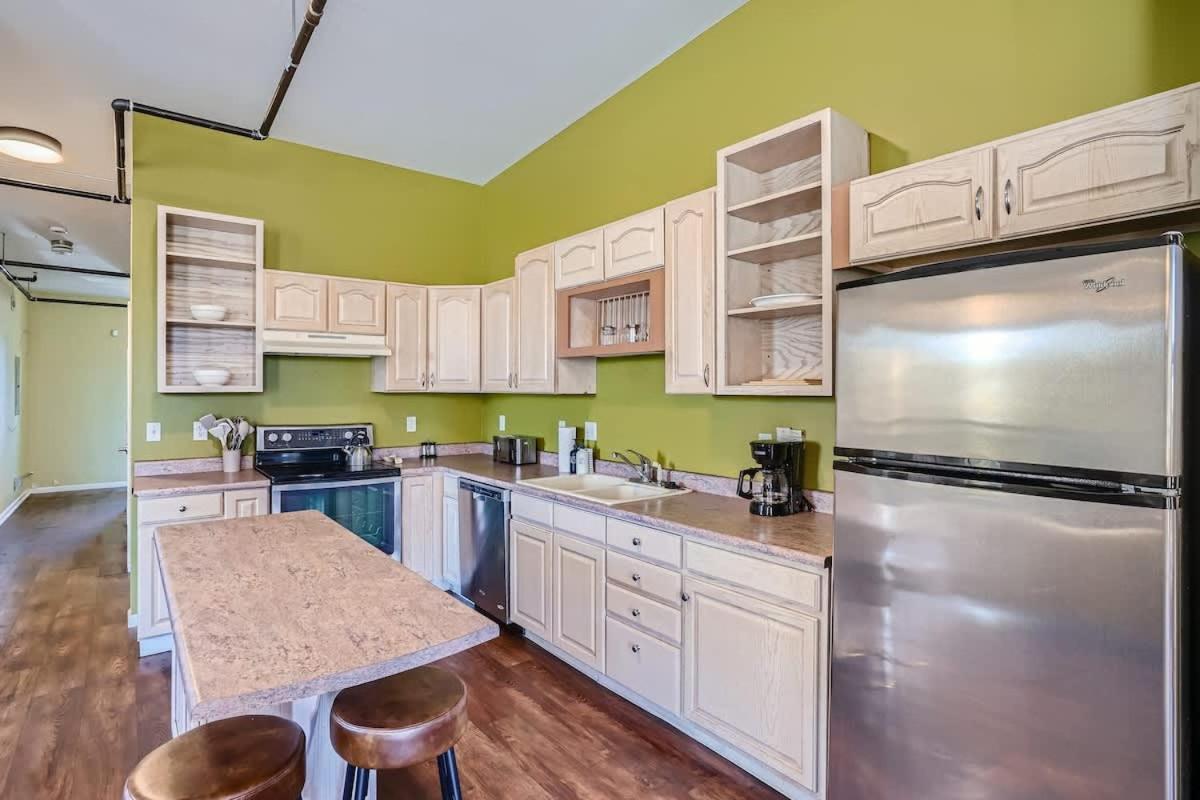 Historic Loft In Ballpark 30 Day Sleeps 4 Apartment *