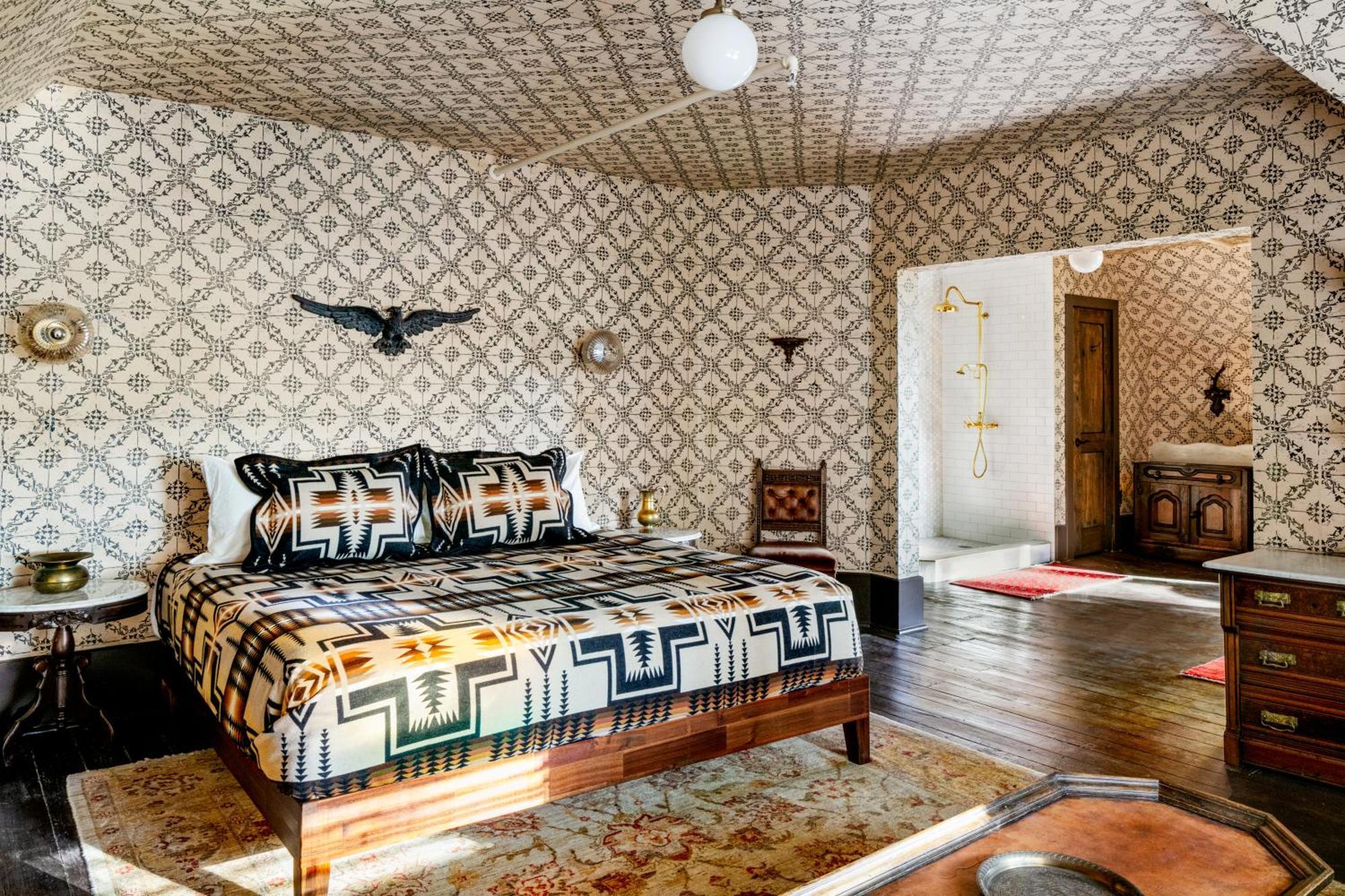 Hotel Urban Cowboy *