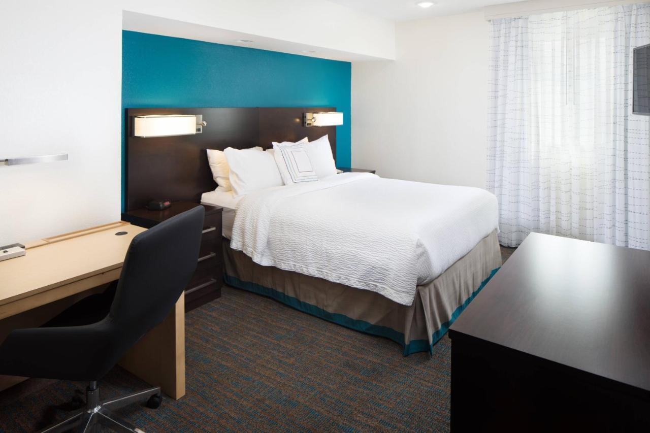 Hotel Downtown 3*