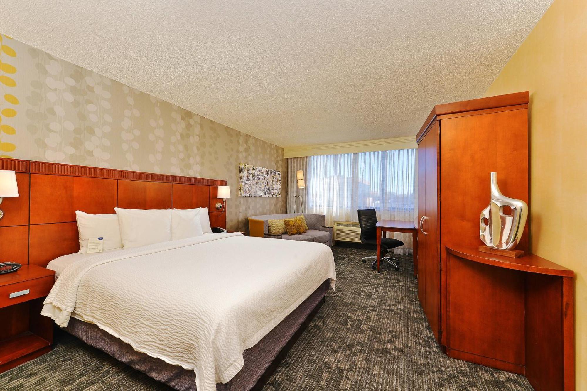 Courtyard By Marriott Cherry Creek Denver