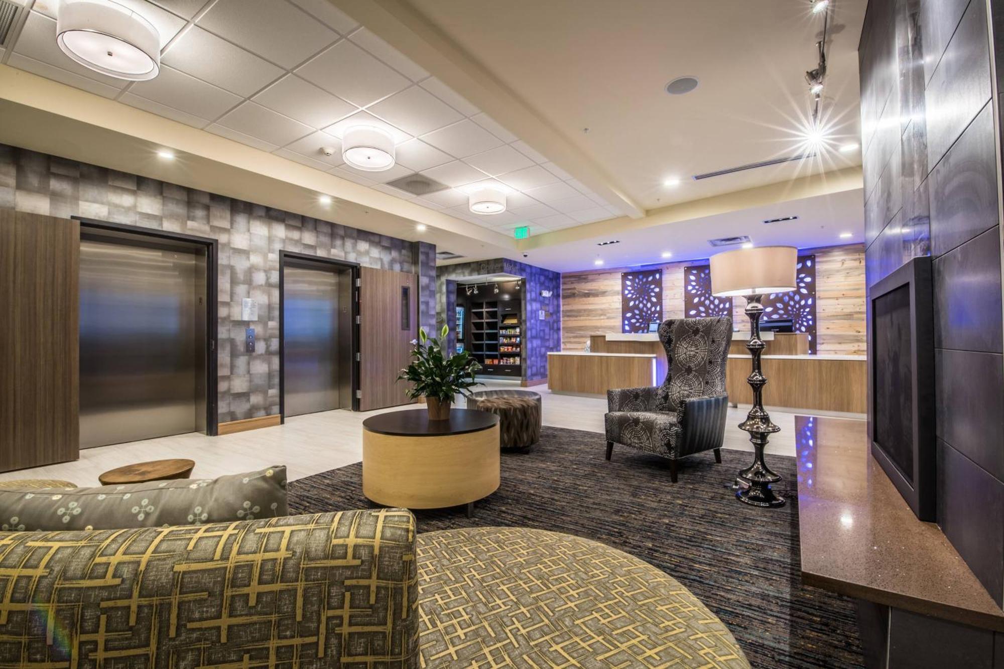 Fairfield & By Marriott Downtown Hotel