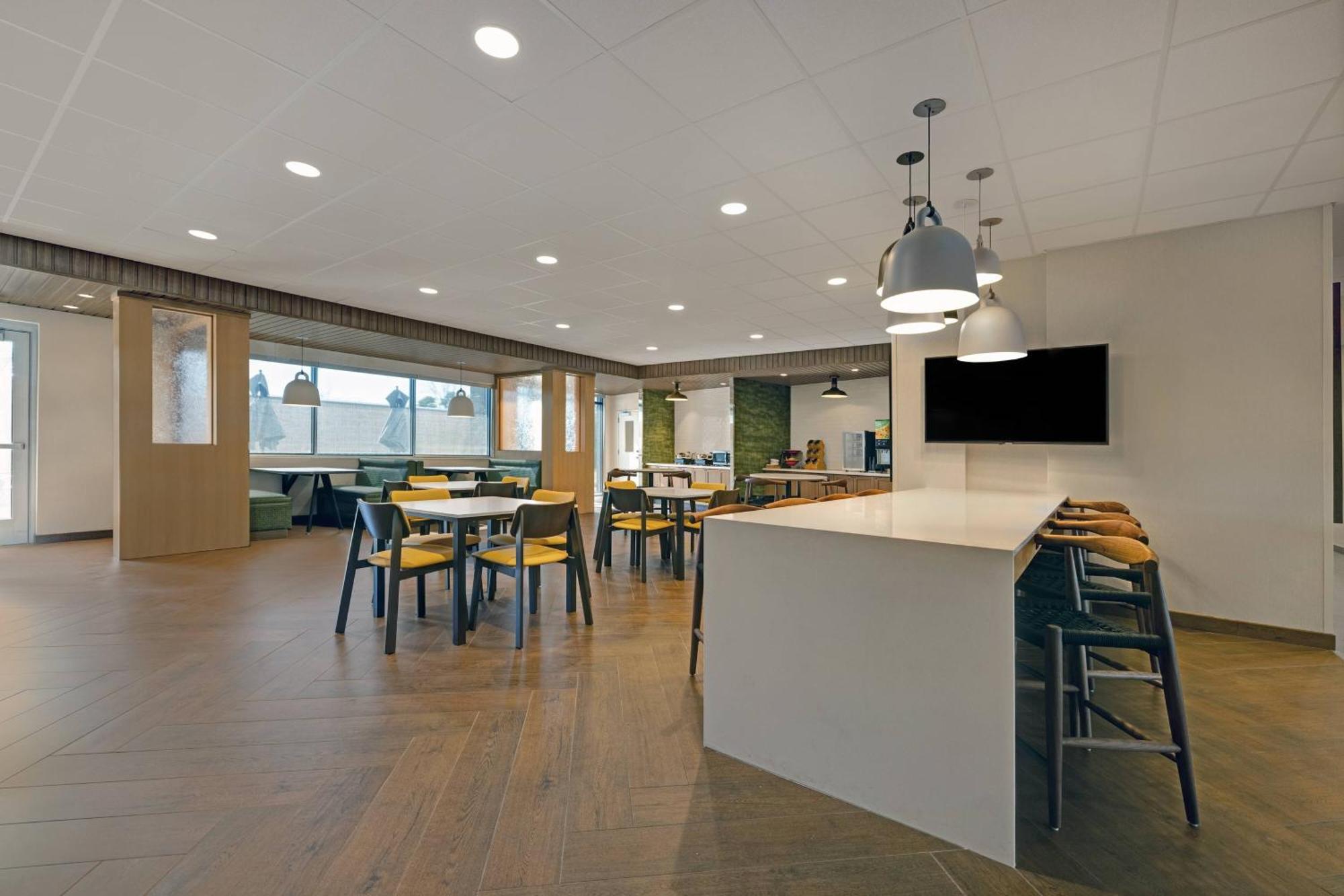 Fairfield By Marriott & Airport At Gateway Park