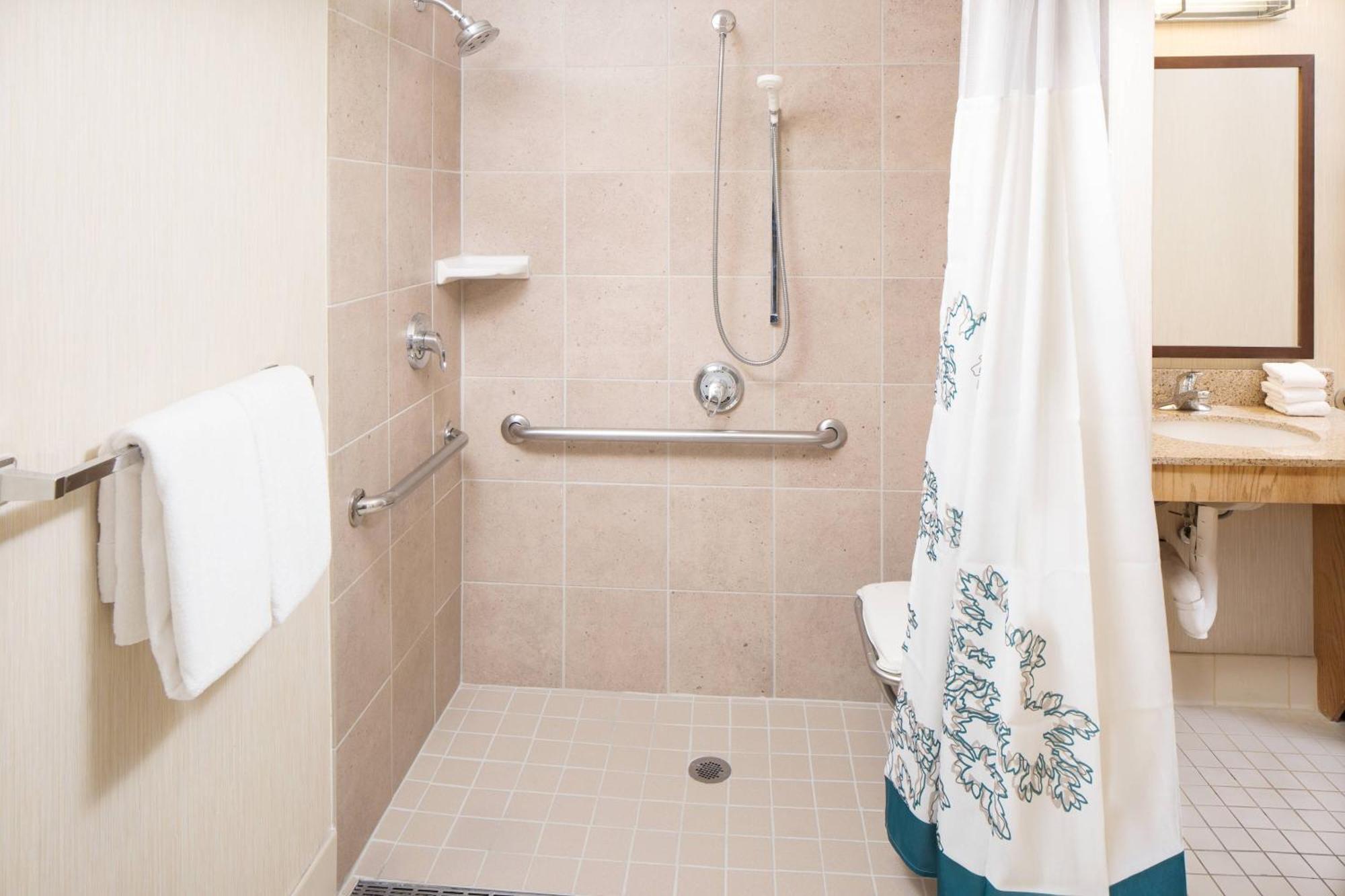 Hotel Downtown 3*