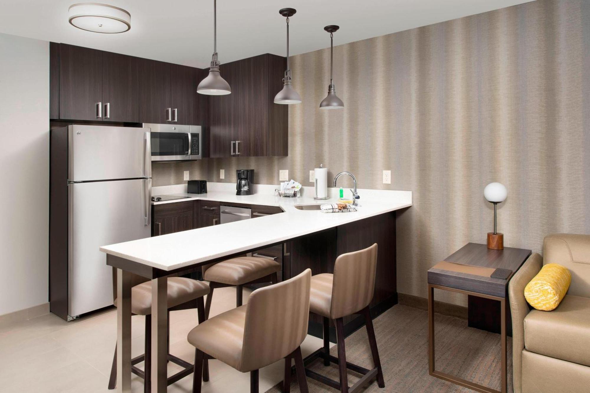 Hotel By Marriott Airport/convention Center