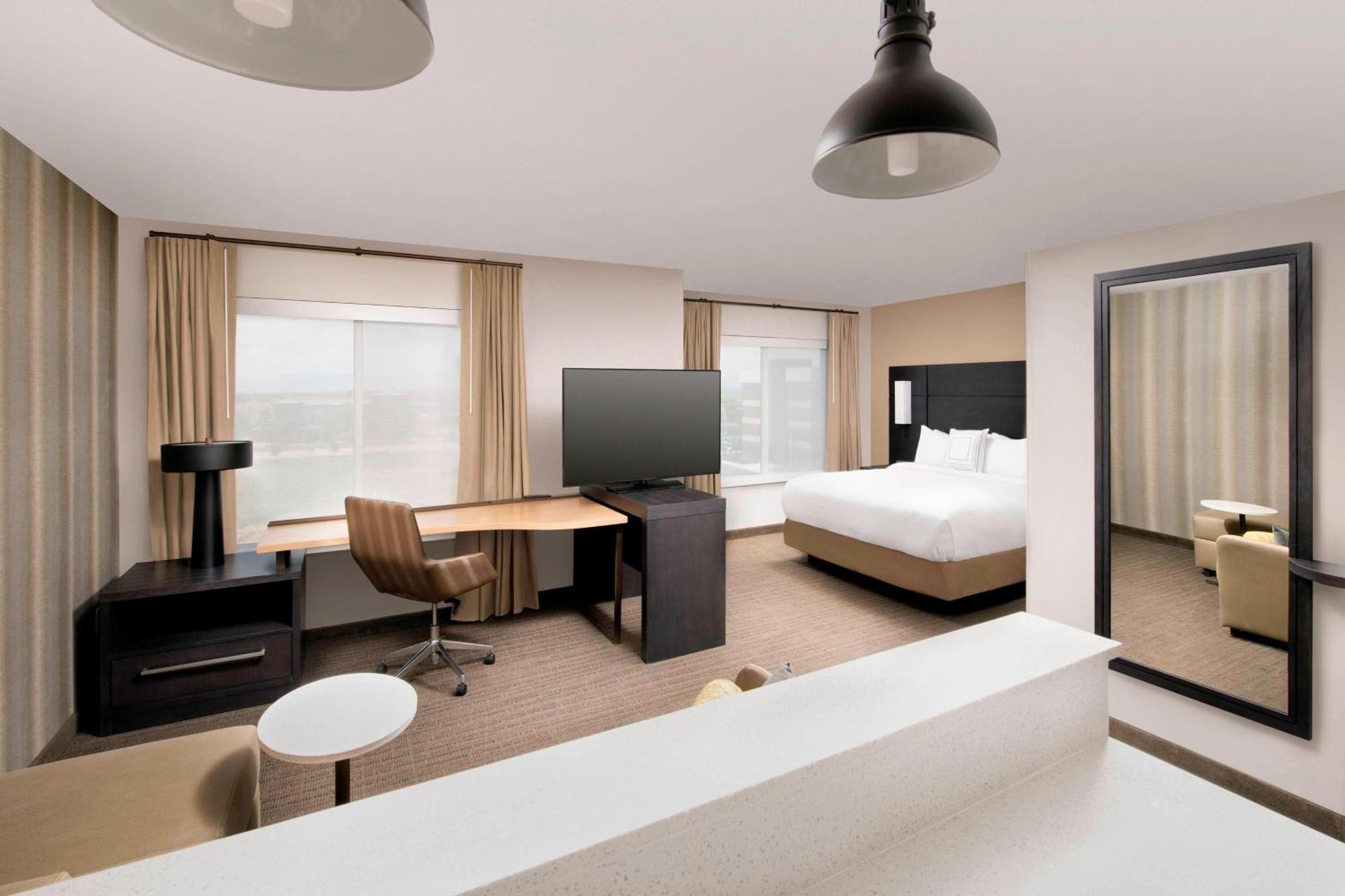 Hotel By Marriott Airport/convention Center 3*