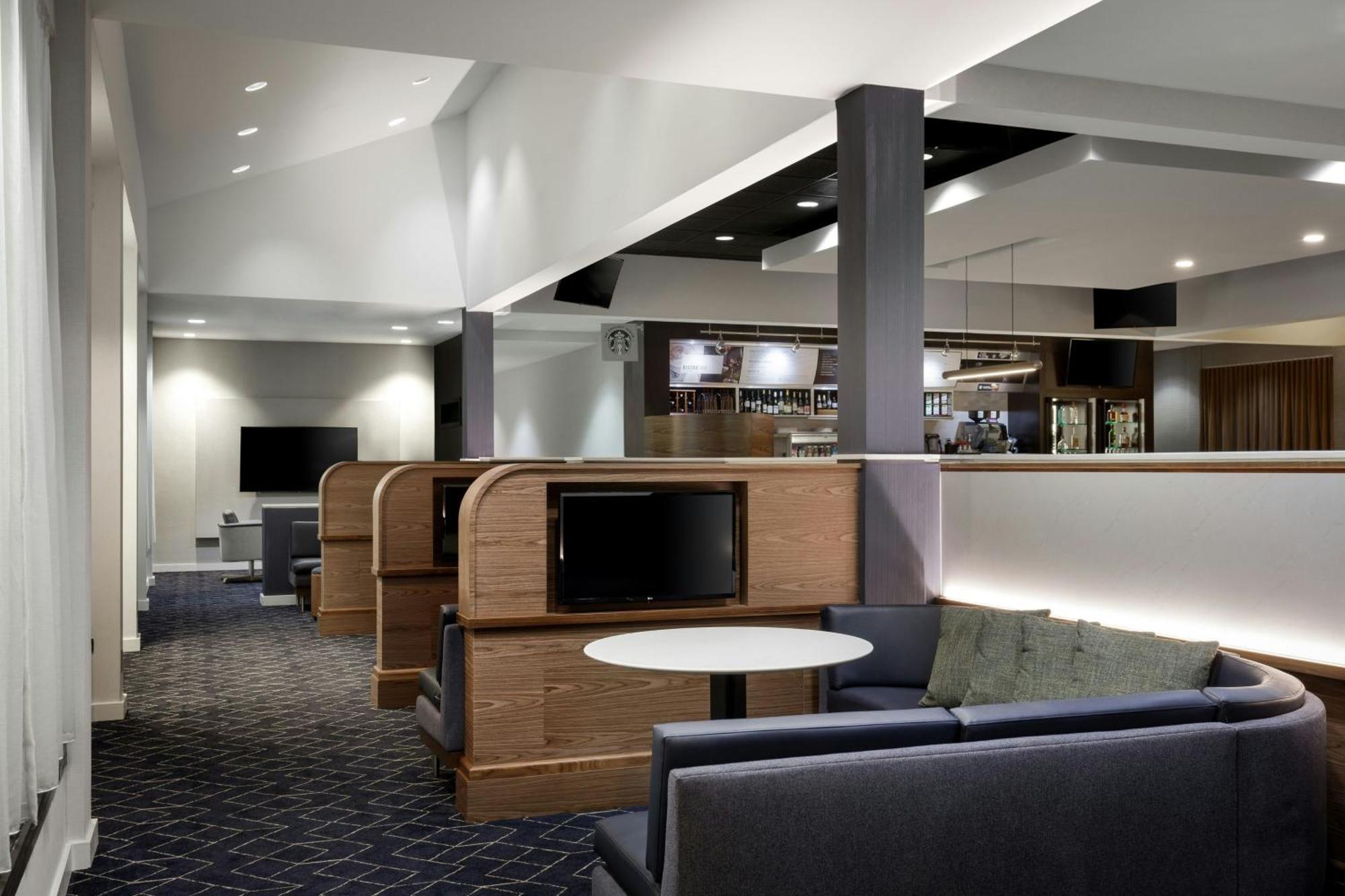 Courtyard By Marriott Central Park Hotel 3*