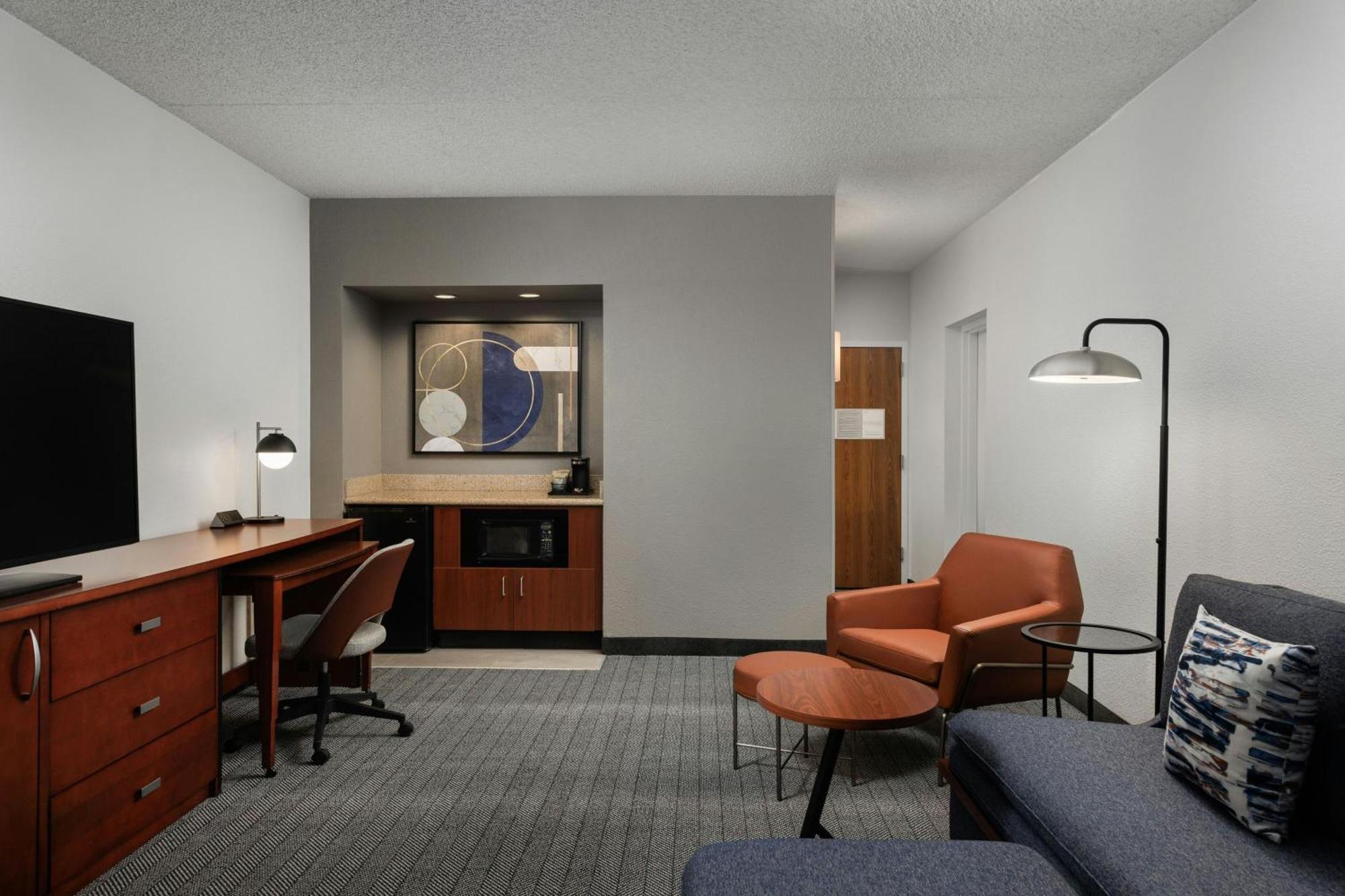 Courtyard By Marriott Central Park