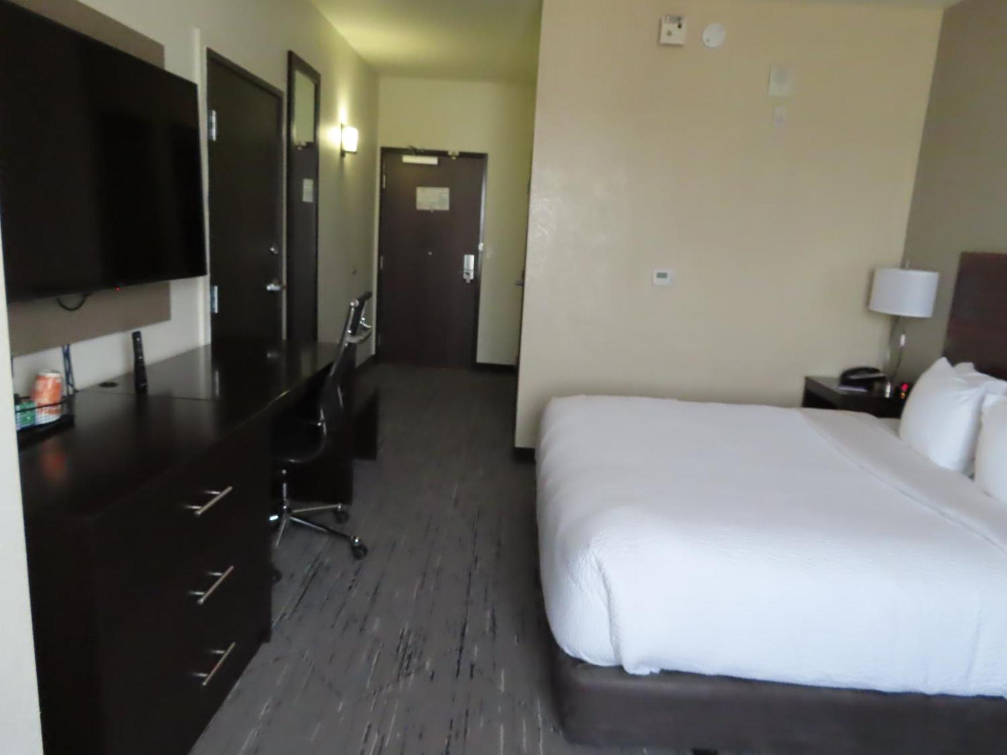 Sleep & International Airport 2*
