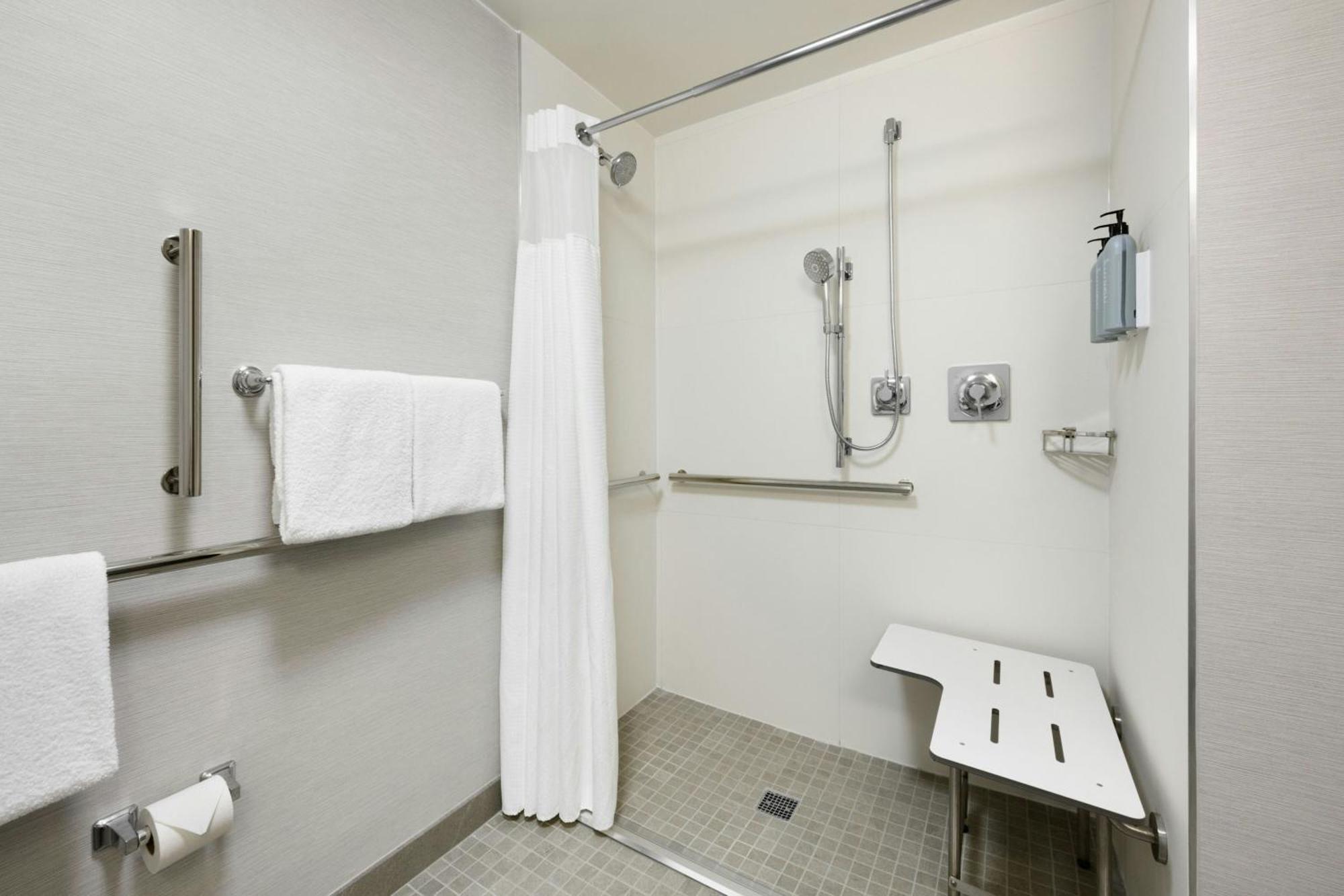 Courtyard By Marriott Central Park Denver