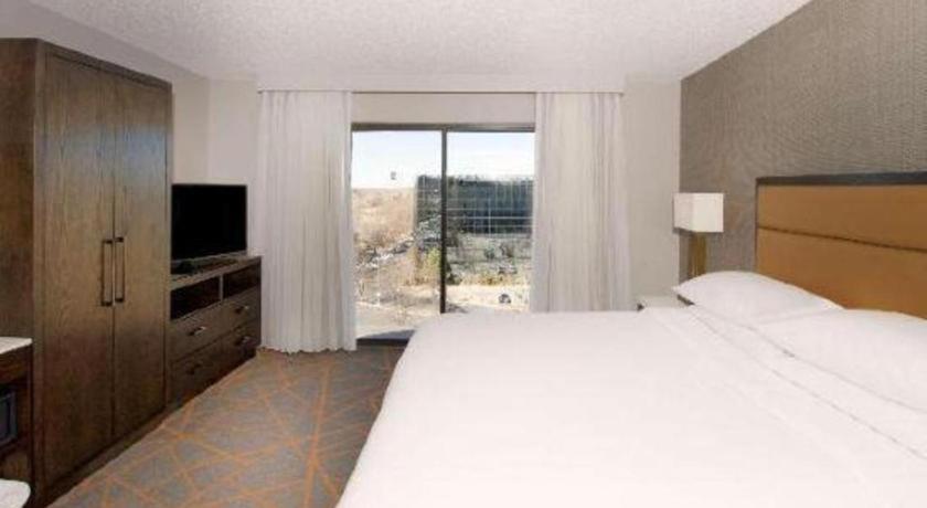 Hotel Embassy By Hilton Tech Center North