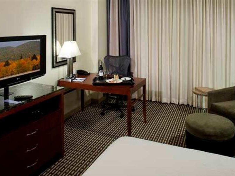 Hotel Hilton Garden Downtown 3*