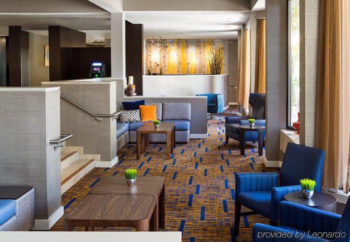Courtyard By Marriott Central Park Hotel