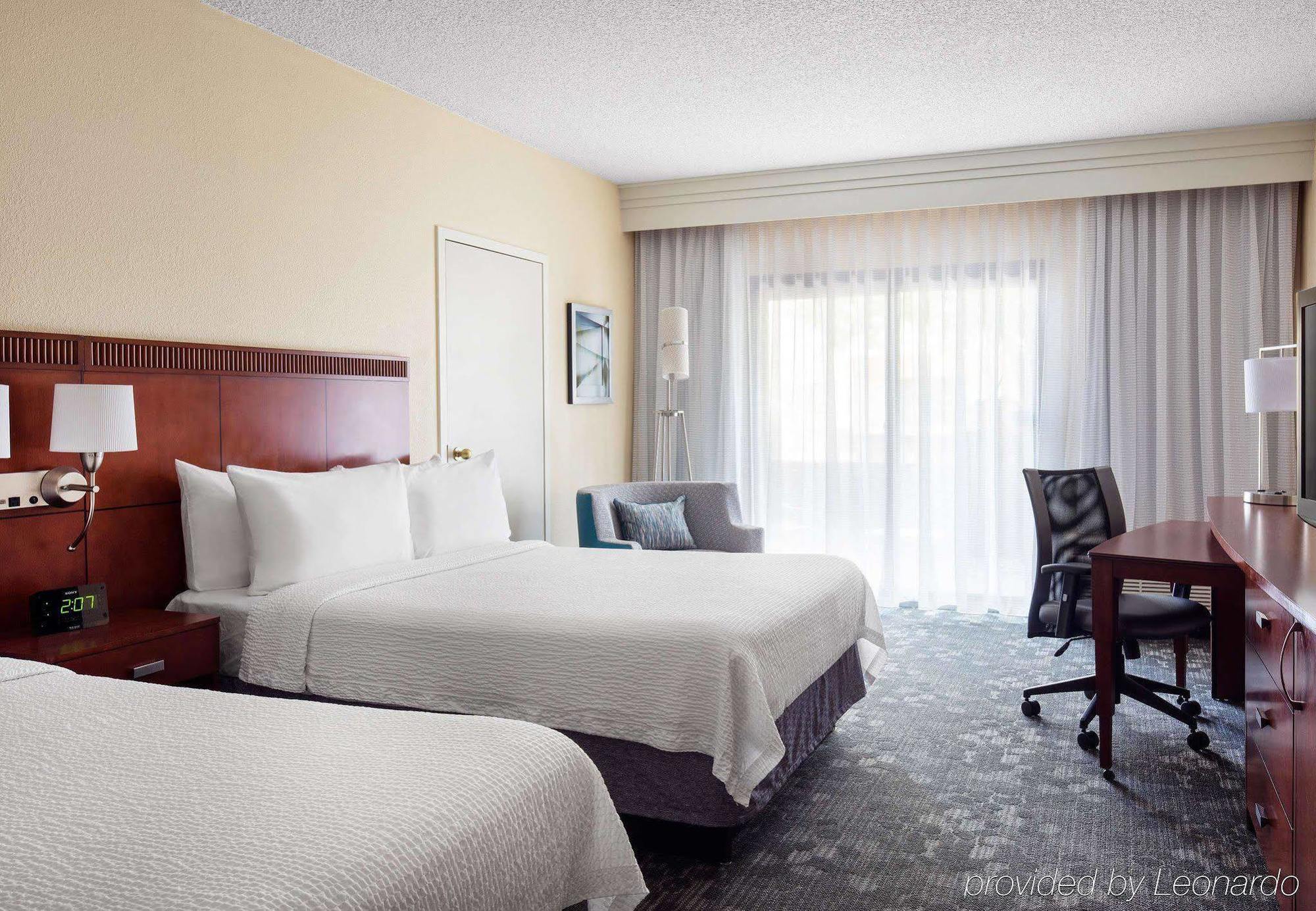 Courtyard By Marriott Central Park 3*