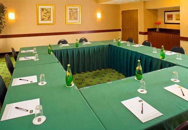 Hotel Courtyard By Marriott Central Park 3*