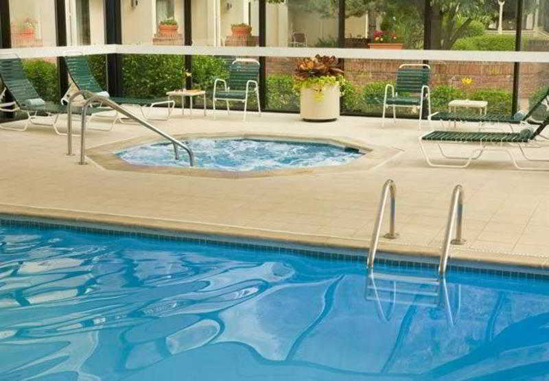 Courtyard By Marriott Central Park 3*