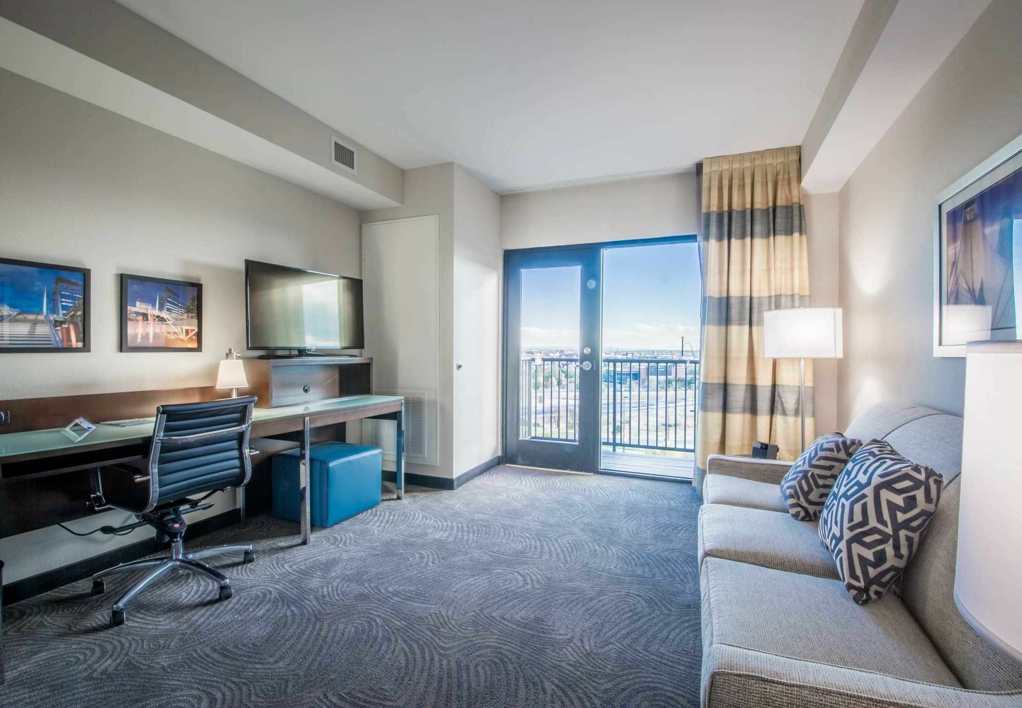 Hotel Fairfield & By Marriott Downtown Denver