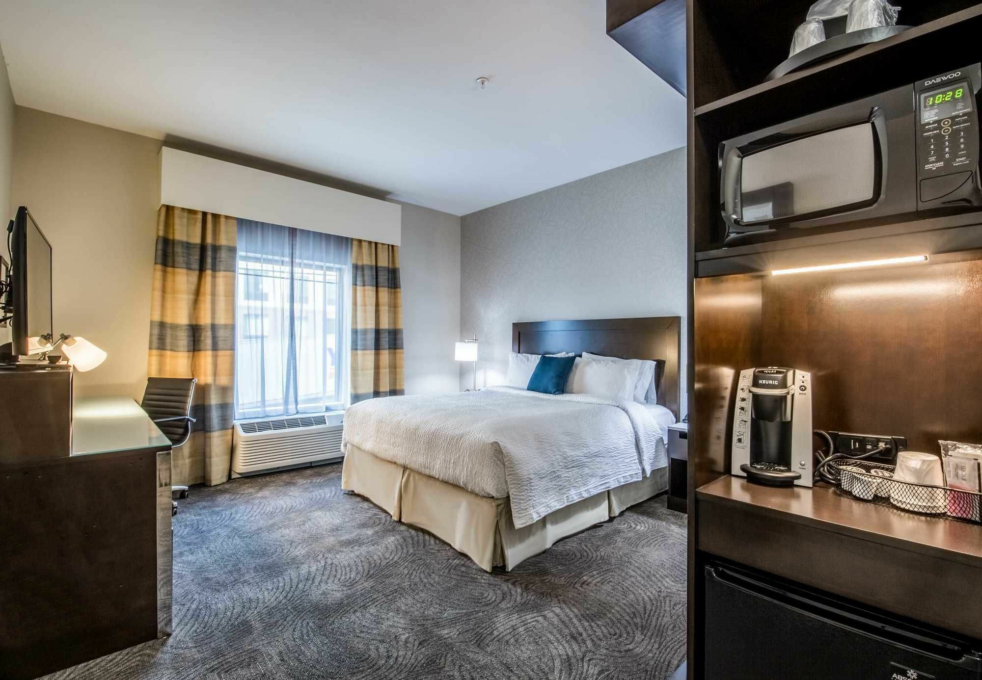 Fairfield & By Marriott Downtown Hotel