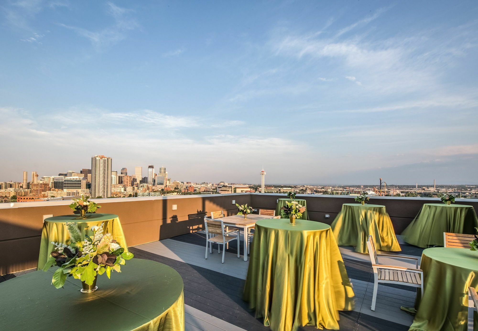 Hotel Fairfield & By Marriott Downtown Denver