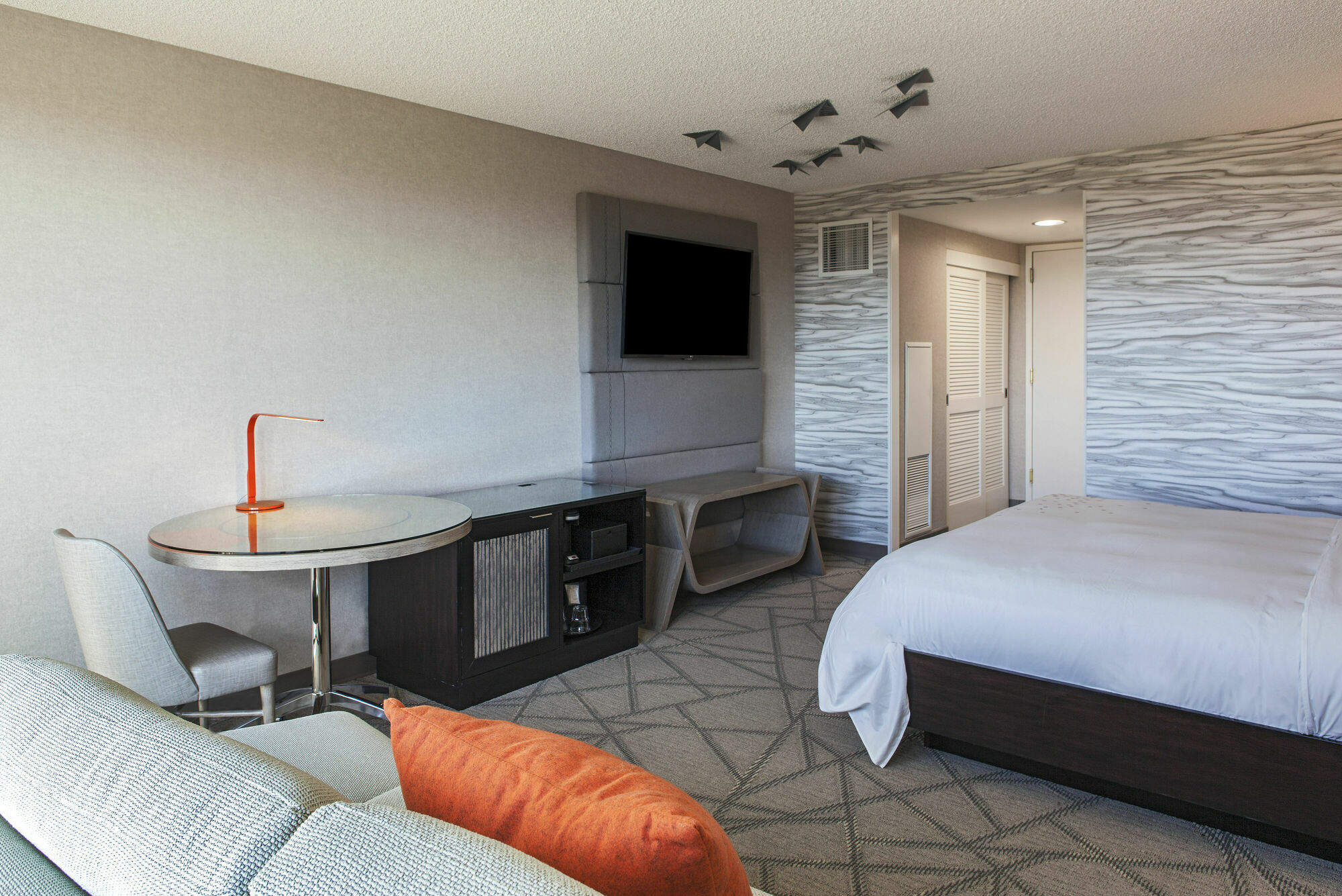 Renaissance & Conference Center Hotel 4*